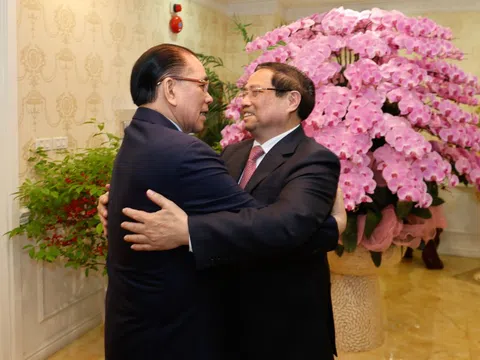 Thủ tướng Phạm Minh Chính thăm nguyên lãnh đạo Đảng, Nhà nước và dâng hương tưởng nhớ các đồng chí cố lãnh đạo