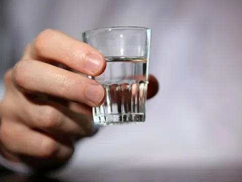 Sau chầu rượu ngày Tết, xuất hiện những dấu hiệu này: Đừng chần chừ, hãy đi viện ngay