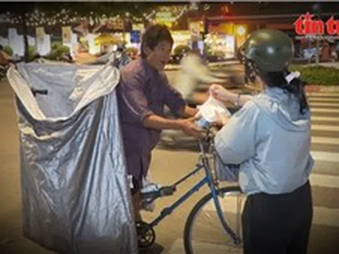 Ấm áp từ sự sẻ chia của giới trẻ với những mảnh đời khó khăn