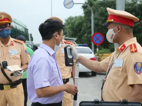 CSGT ra quân kiểm tra, phát hiện hơn 2.800 tài xế vi phạm nồng độ cồn ngày mồng 2 Tết