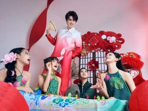 Người mẫu Đình Quyền đưa trò chơi dân gian Tết vào ngôn ngữ thời trang