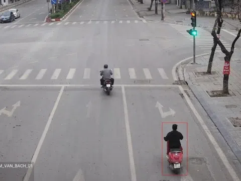 Mồng 3 Tết, nhiều xe máy bị phạt nguội tại một nút giao tại Hà Nội