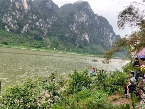 Xác định được danh tính các nạn nhân trong vụ lật thuyền trên sông Gianh