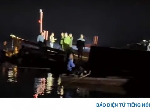 NÓNG: Lật tàu khách trên hồ Thác Bà (Lào Cai) khiến 6 người mất tích