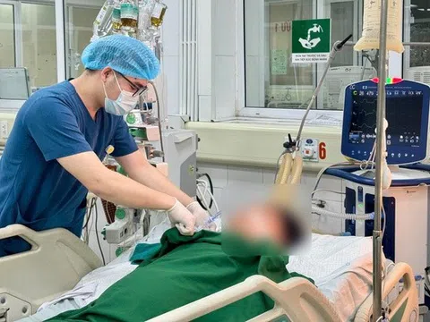 Nôn ra gần 1 lít máu vì không rời rượu suốt nhiều năm