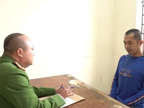 Bắt gã đàn ông cạy cửa nhà hàng xóm trộm 14 chỉ vàng