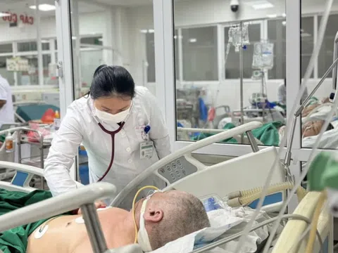 Không chỉ trơn trượt, nồm ẩm còn là “ổ bệnh” trong nhà kín