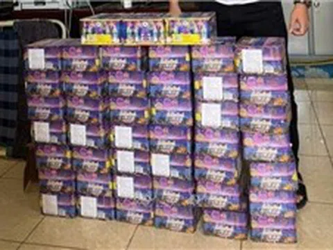 Khởi tố 12 đối tượng trong đường dây pháo lậu liên tỉnh