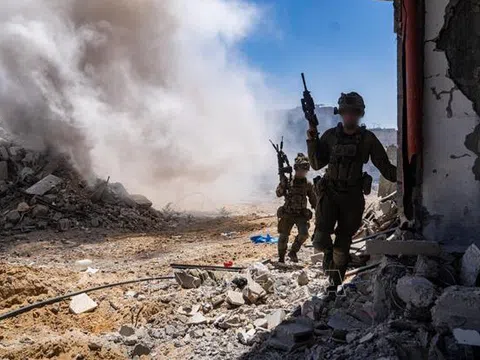 Israel tấn công phủ đầu Iran, ban bố tình trạng khẩn cấp toàn quốc