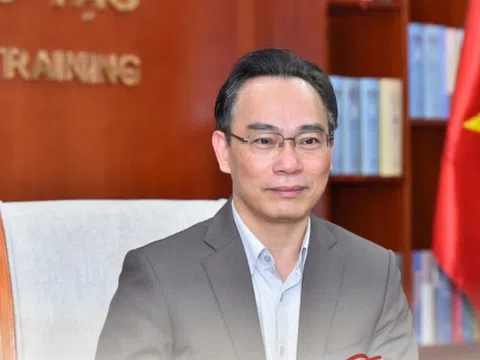 Chân dung quyền Bộ trưởng Bộ Giáo dục và Đào tạo Hoàng Minh Sơn