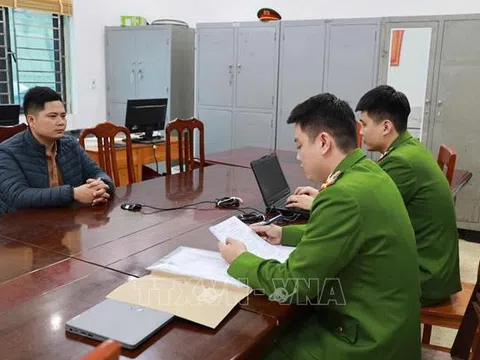 Khởi tố, bắt tạm giam lái tàu trong vụ chìm tàu ở hồ Thác Bà