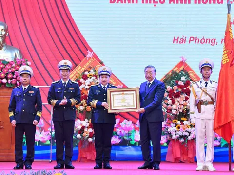 Xây dựng thế trận quốc phòng toàn dân và 'thế trận lòng dân' trên biển ngày càng vững chắc