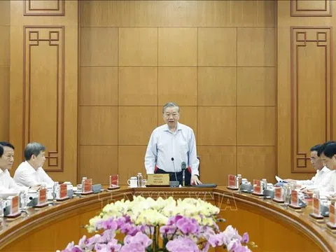 Tiếp tục kiên quyết, kiên trì đấu tranh chống 'giặc nội xâm' với tư duy, cách làm mới