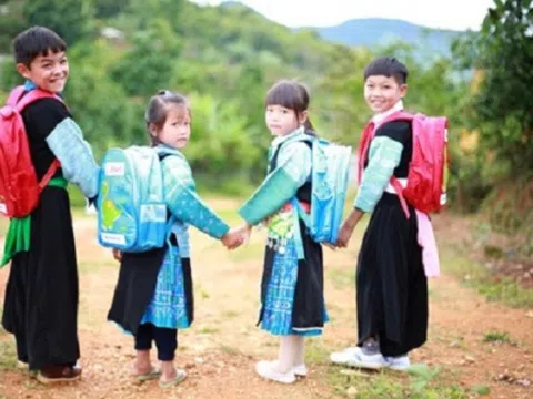 Đề xuất bắt buộc trẻ em học hết lớp 9: Tăng trách nhiệm của gia đình và địa phương