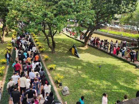 Du lịch Hà Nội 'bội thu' ngay từ đầu năm Bính Ngọ 2026