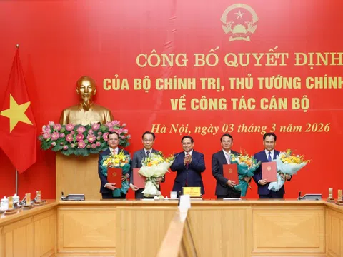 Thủ tướng trao quyết định chỉ định Phó Bí thư Đảng ủy Chính phủ và bổ nhiệm lãnh đạo 4 bộ, cơ quan ngang Bộ