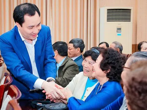 Người dân thấy ấm lòng tại buổi tiếp xúc cử tri của ứng cử viên Vũ Văn Tiến