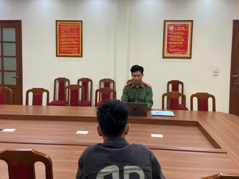 Nam thanh niên bị phạt 15 triệu đồng vì không thông báo website bán hàng