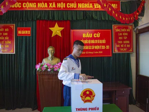 Thực hiện quyền cử tri nơi thềm lục địa phía nam của Tổ quốc