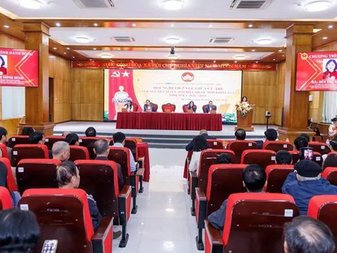 Chủ tịch Uỷ ban Trung ương MTTQ Việt Nam Bùi Thị Minh Hoài tiếp xúc cử tri tỉnh Phú Thọ