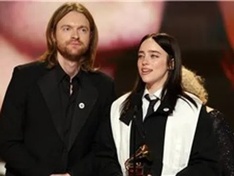 Grammy 2026: Ca khúc của năm gọi tên ‘Wildflower’