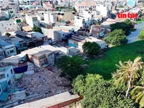 Người dân bàn giao mặt bằng phục vụ cải tạo rạch Xuyên Tâm