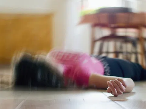 Cô gái 18 tuổi đau dữ dội lúc nửa đêm, bác sĩ cảnh báo khẩn 2 sai lầm nhiều người Việt vẫn làm