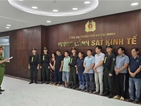 Khởi tố vụ án sản xuất, buôn bán xăng RON A95 giả