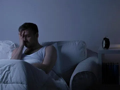 Người đàn ông mắc chứng bệnh "vung tay đánh người" khi đang ngủ