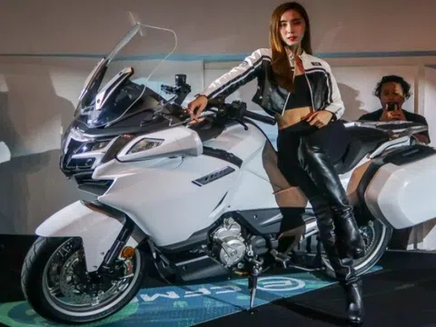 Ra mắt ‘hàng khủng’ 2024 CFMoto 1250TR-G giá gần nửa tỷ