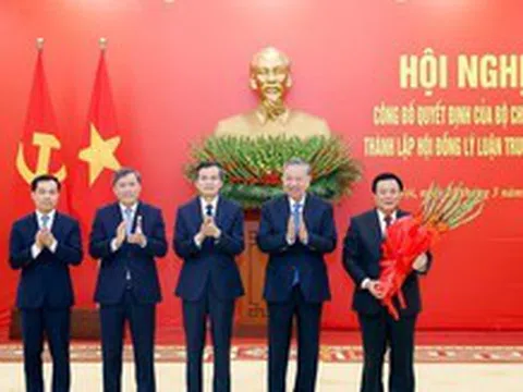 Ông Nguyễn Xuân Thắng tiếp tục giữ chức Chủ tịch Hội đồng Lý luận Trung ương