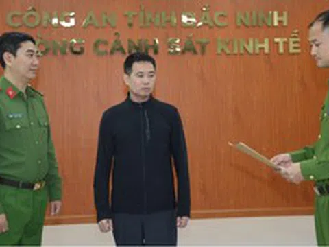 Khởi tố chủ cơ sở sản xuất 7.488 chai giấm ăn giả pha từ hóa chất bán ra thị trường