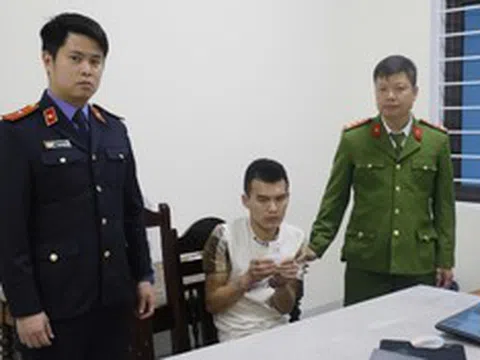 Người phụ nữ 50 tuổi quật ngã tên cướp cầm dao đe dọa trong phòng tập Aerobic