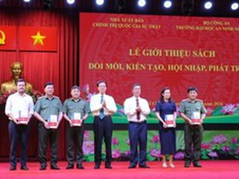 Ra mắt sách 'Đổi mới, kiến tạo, hội nhập, phát triển' của nguyên Thủ tướng Nguyễn Tấn Dũng