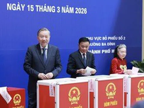 Tổng Bí thư Tô Lâm bỏ phiếu bầu cử đại biểu Quốc hội, HĐND các cấp tại phường Ba Đình, Hà Nội