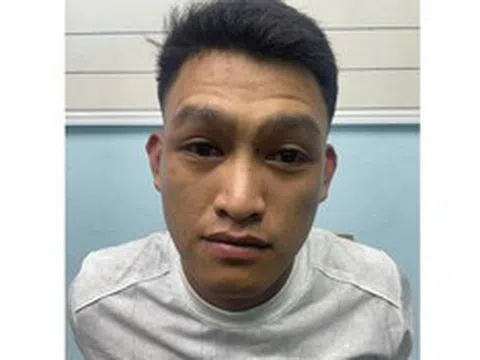 Đang cắt rau, người phụ nữ bị nam thanh niên siết cổ rồi cướp vàng