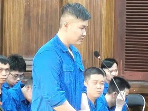 Tuyên án nam sinh viên trộm súng trong bảo tàng rồi rao bán trên mạng