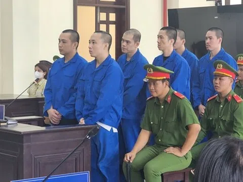 Con trai làm “nội gián”, dàn cảnh giả công an cướp gần 2,3 triệu USD của chính mẹ ruột