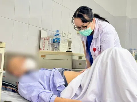 Mệt mỏi, sụt cân, người đàn ông đi khám phát hiện khối u gan 61mm