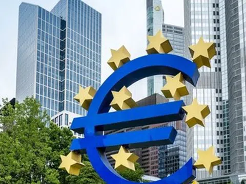 Ngân hàng Trung ương châu Âu giữ lãi suất, cảnh báo lạm phát tăng vì cú sốc năng lượng