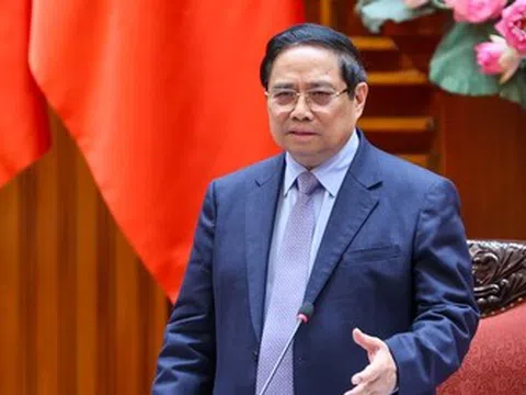 Thủ tướng: Dứt khoát không để thiếu xăng dầu cho sản xuất, kinh doanh, tiêu dùng