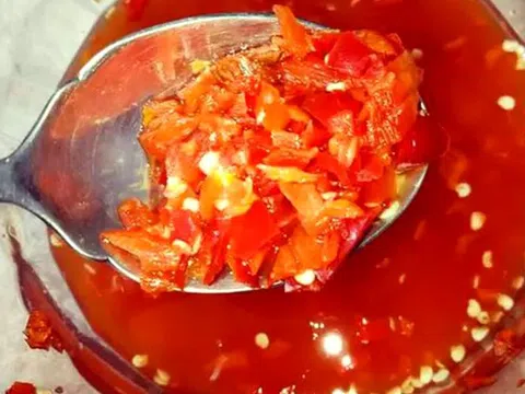 Bé 2 tuổi tử vong vì tò mò ăn món "vạn người mê"