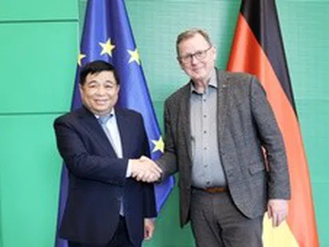 Phó Thủ tướng Chính phủ Nguyễn Chí Dũng hội kiến Phó Chủ tịch Quốc hội Đức