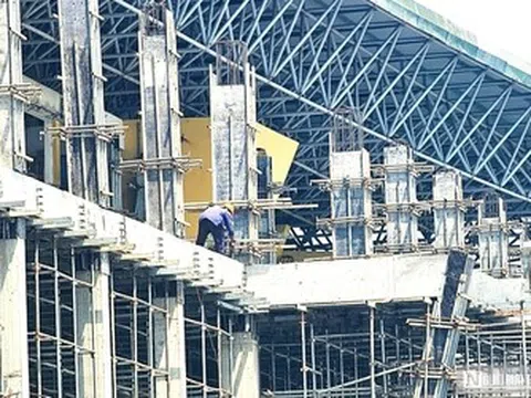 Quảng trường gần 200 tỷ đồng ở Huế gấp rút hoàn thiện trước ngày bàn giao 30/4