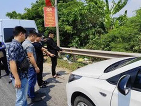 CLIP: Hồi hộp pha “bẻ lái” áp sát bắt 2 đối tượng vận chuyển 7kg “hàng đá” ở Quảng Trị