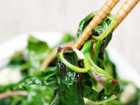 Loại rau bổ ngang thịt bò, ở trời Tây được quý như “vàng”, nào ngờ chợ Việt lại bán đầy