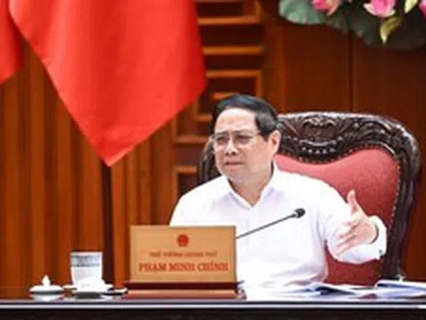 Thủ tướng: Không để thiếu nguồn cung xăng dầu; khẩn trương xây dựng kho dự trữ chiến lược