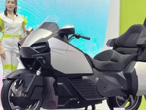 Felo TOOZ - "siêu mô tô" điện với hành trình 702 km cho 1 lần sạc