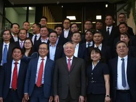 Phó Thủ tướng Thường trực Nguyễn Hòa Bình thăm Tổng Lãnh sự quán Việt Nam tại San Francisco