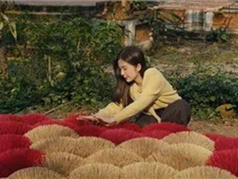 Chuyện về người trẻ đi 'ngược đường' định kiến để bảo tồn và phát triển làng nghề truyền thống